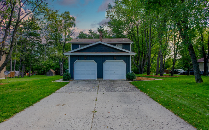 DeWitt Lansing Suburb House